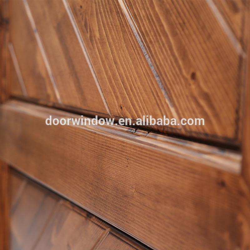 Doorwin 2021Canadian Knotty Pine Wood wooden door frame decoration Sliding Barn Door Indoor cheap swinging doors by Doorwin